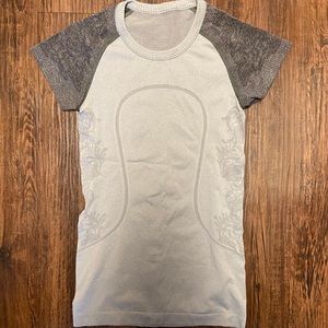 Lululemon T-shirt